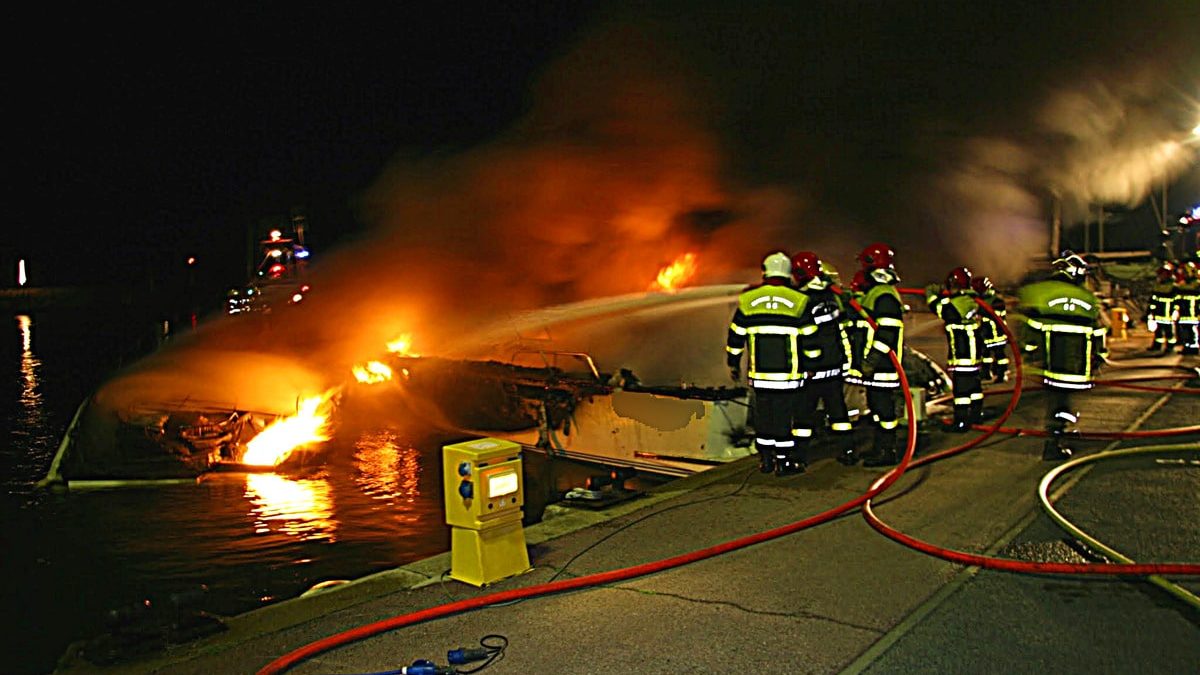 Bateaux de Plaisance Détruits par le Feu à Macinaggio