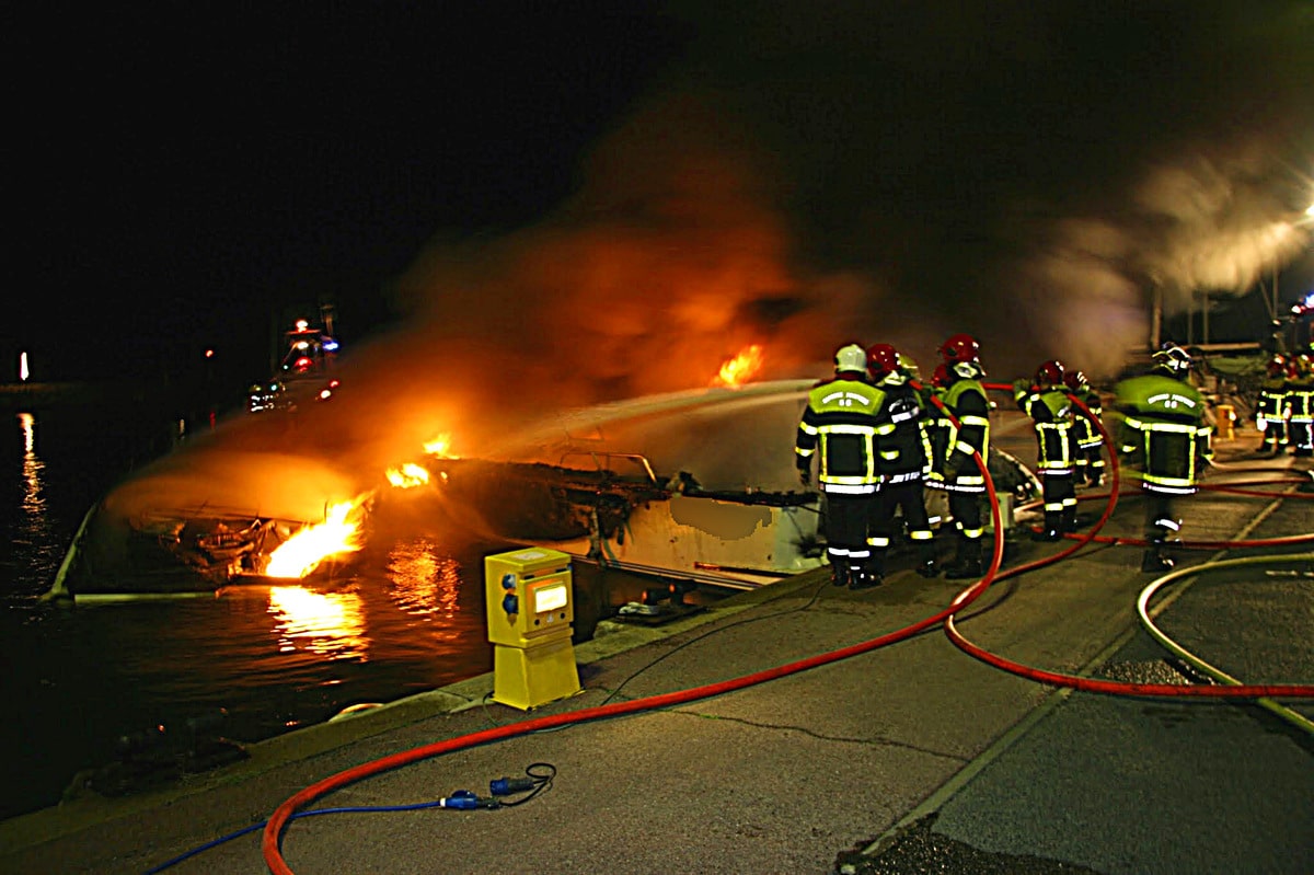 Bateaux de Plaisance Détruits par le Feu à Macinaggio